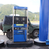 Uaz bij tankstation